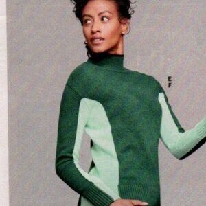T BY  TALBOTS CRISP JADE/LIGHT BLUE COLORBLOCK TURTLENECK SWEATER  M